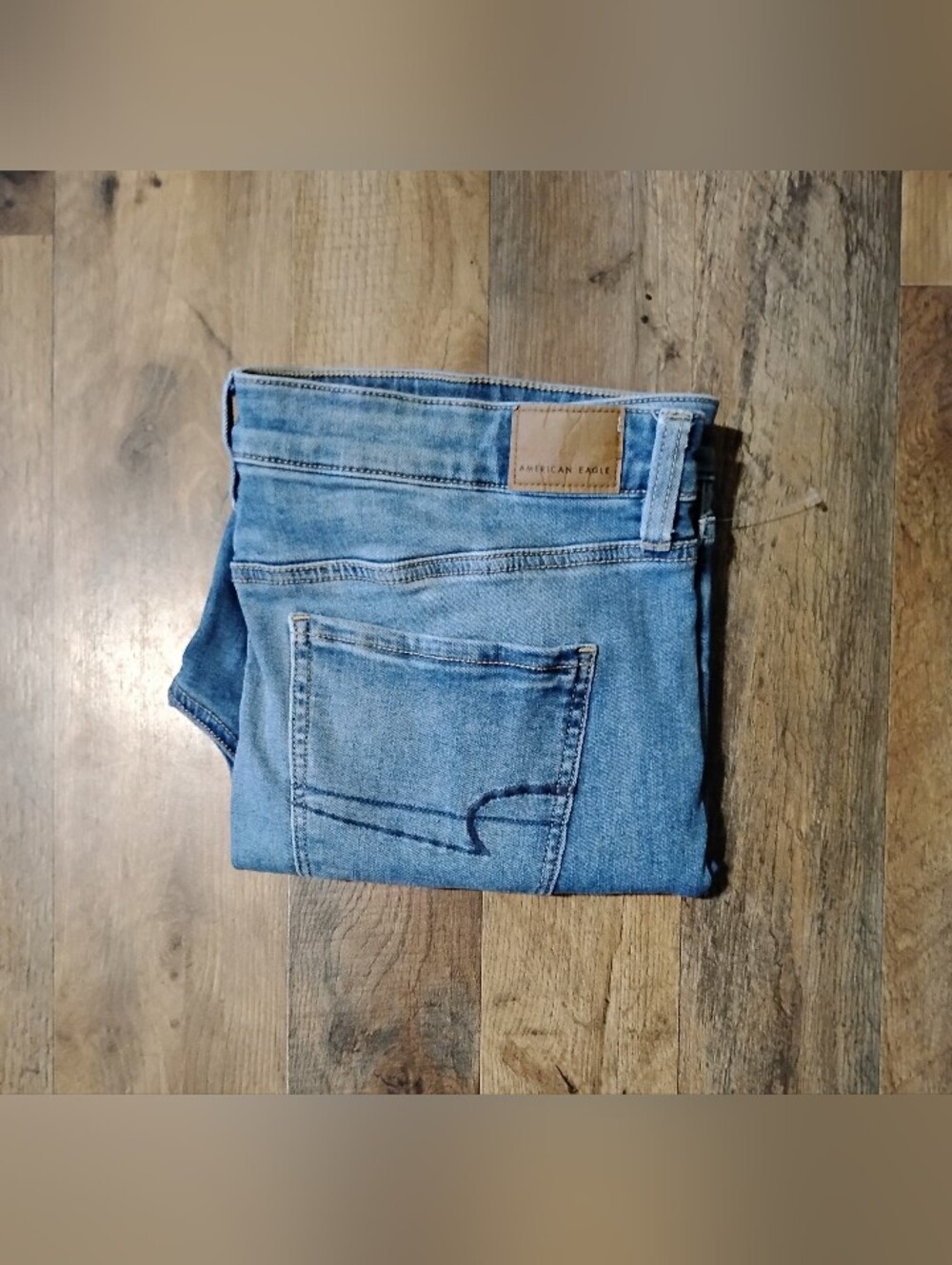 American Eagle Outfitters NWOT Super Hi Rise Jegging Crop Jeans Womens Size: 16